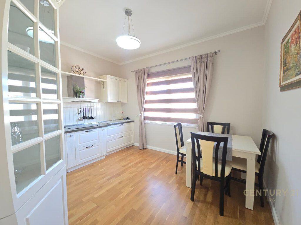 PENTHOUSE PER SHITJE PRANE LIQENIT TE THATE! 310,000 € Sip. Totale  174m2
