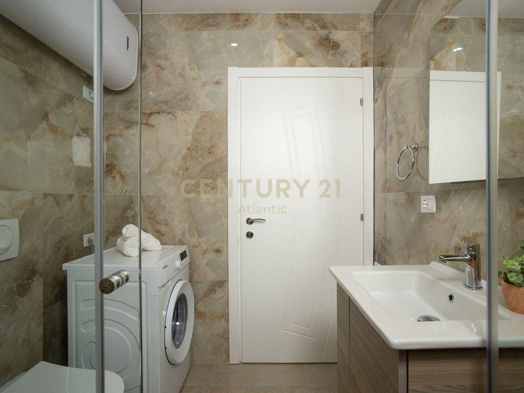 APARTMENT 3+1+2T WITH VERANDA 160 m² – BEACH, DURRES