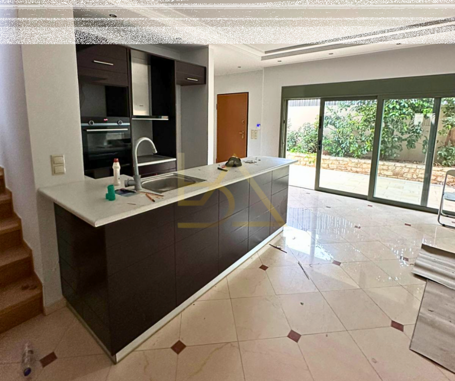 Shitet Vila –  Varkiza, Riviera e Athinës, Greqi