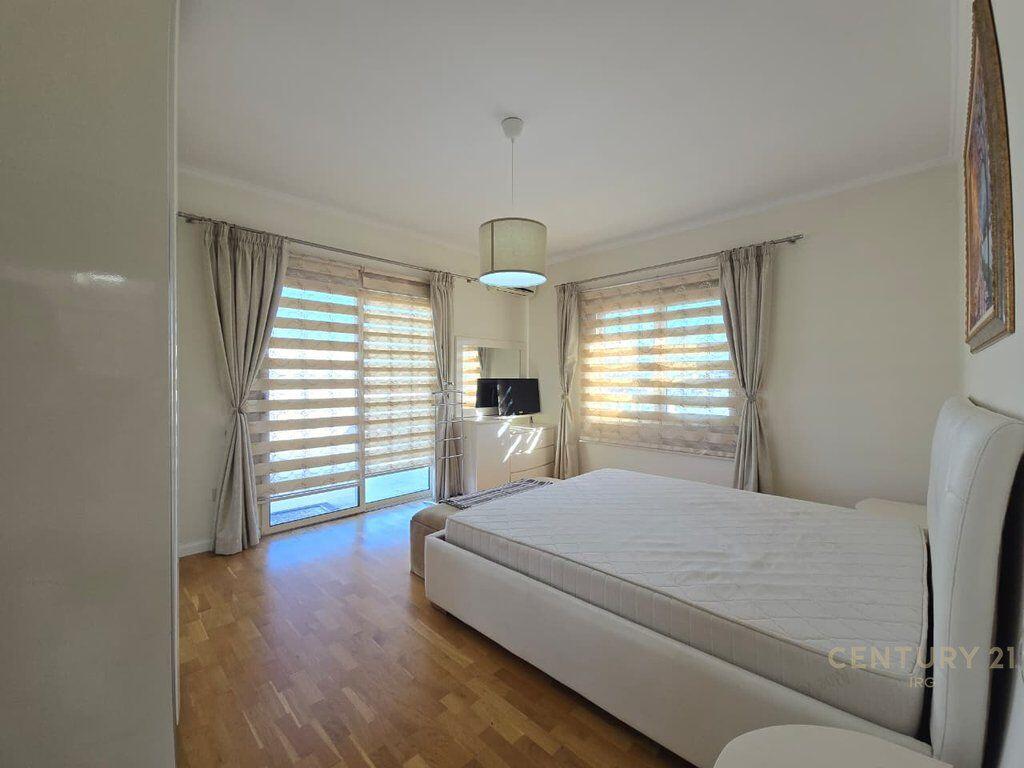 PENTHOUSE PER SHITJE PRANE LIQENIT TE THATE! 310,000 € Sip. Totale  174m2
