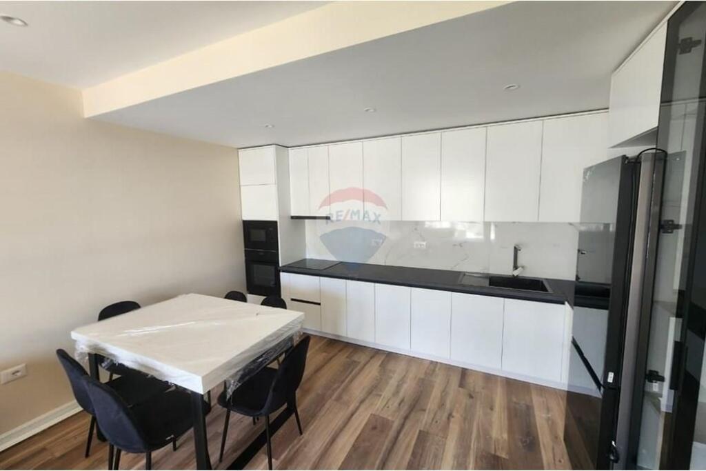 Apartament 2+1 me qira në rrugen Kokonozeve, Kinostudio.