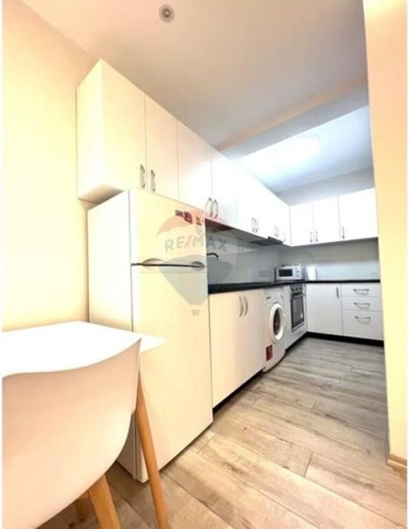 Shitet apartament 1+1 prane Rruges Qemal Stafa ne zonen e Pazarit te ri.