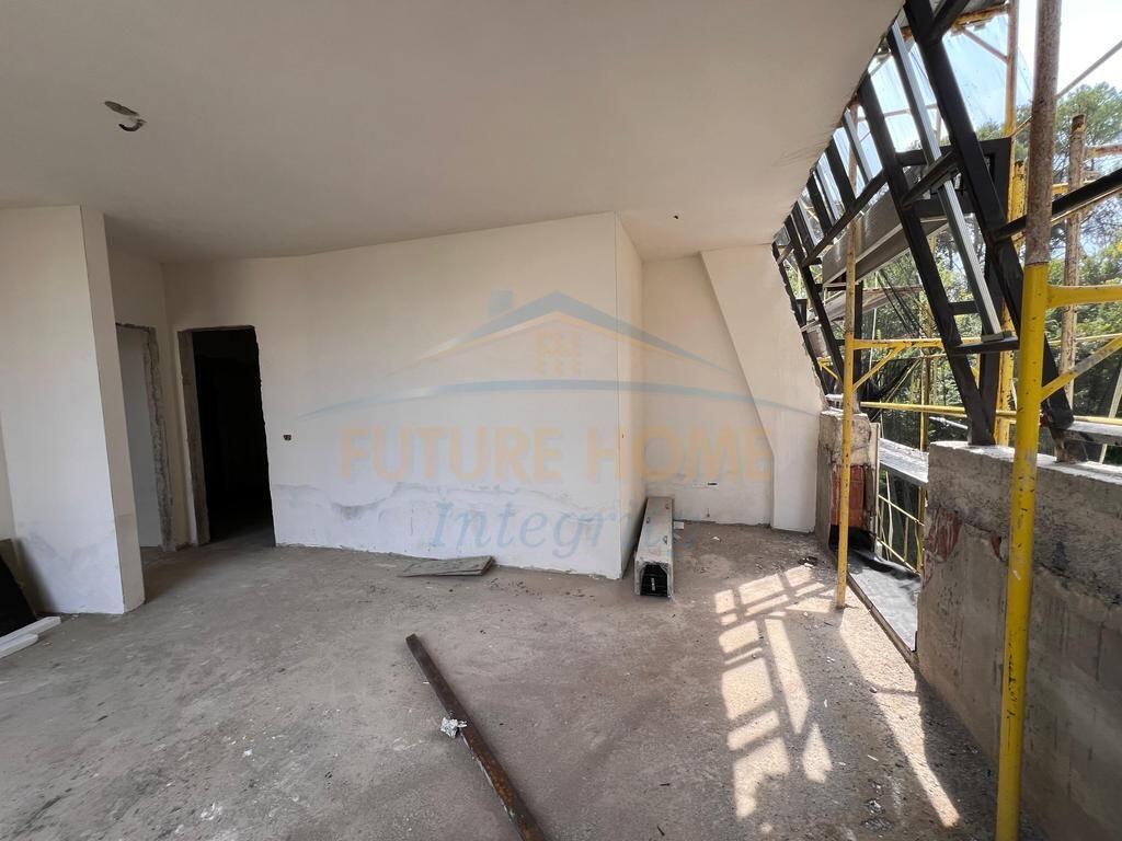 VENDESI APPARTAMENTO 2+1 VICINO AIR ALBANIA