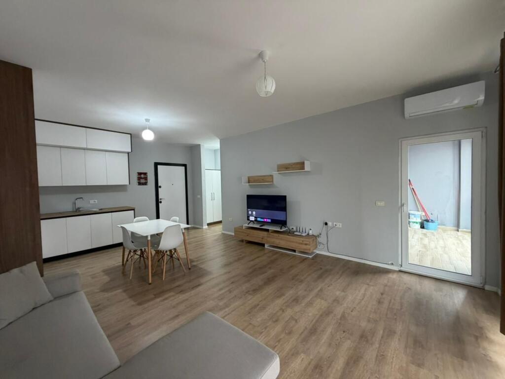 Appartamento 1+1 in affitto a Emerald/Via 5-Maji.