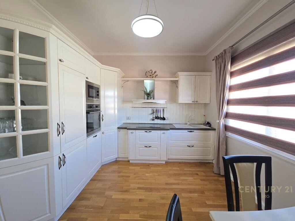 PENTHOUSE PER SHITJE PRANE LIQENIT TE THATE! 310,000 € Sip. Totale  174m2