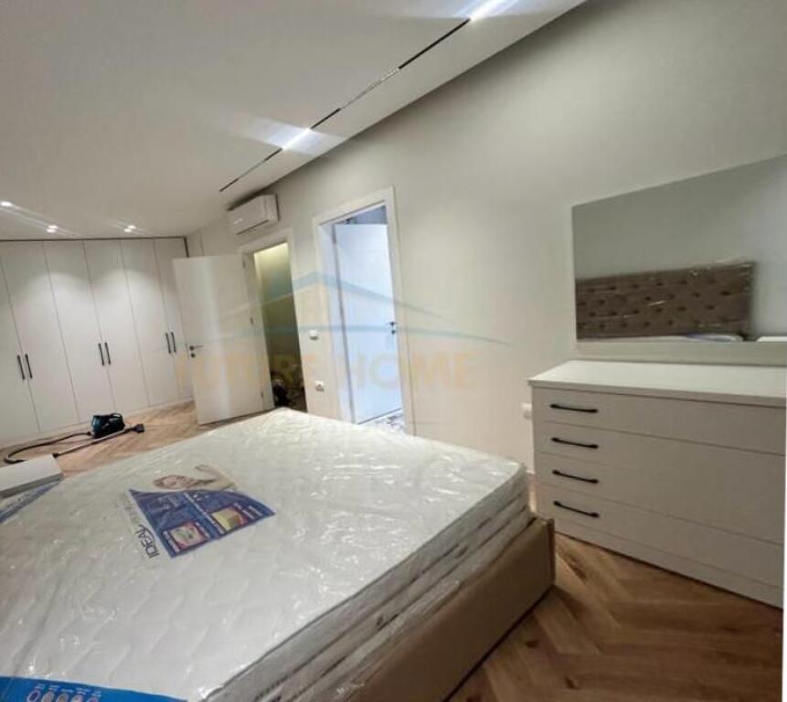 Affitto | Appartamento 2+1+2 + Posto Auto | Porcelan, Tirana
