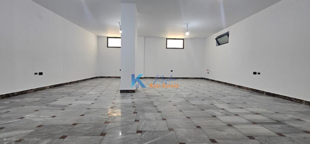AMBIENTE COMMERCIALE IN AFFITTO – Bllok
