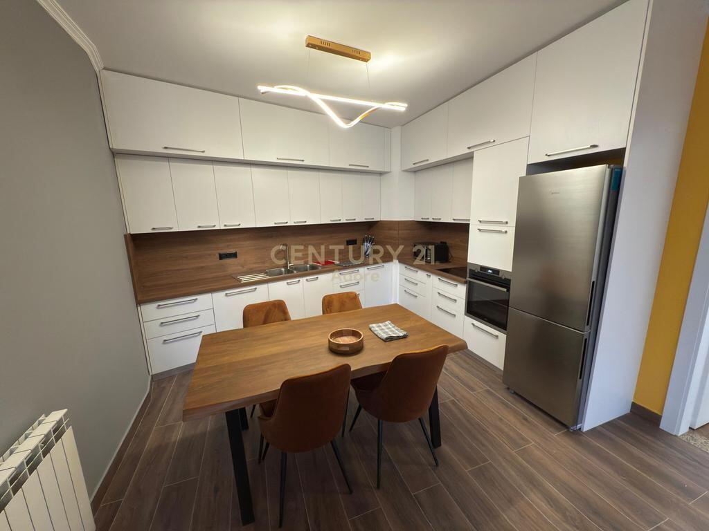 Affittasi appartamento 2+1+2, vicino al Complesso NOBIS 1.600 € /Mese Sup. Totale 121m2