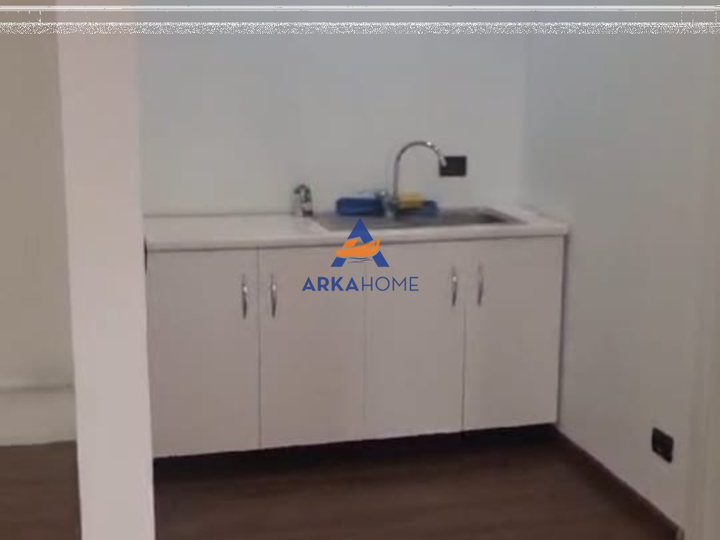 UFFICIO IN AFFITTO 70M2 "COMPLESSO DELIJORGJI" 700 EURO