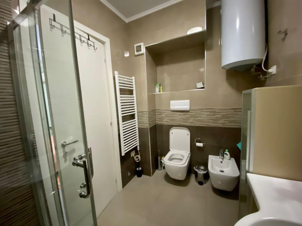 Shitet super Apartament vije e pare me detin te shkembi kavajes