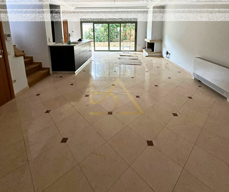 Shitet Vila –  Varkiza, Riviera e Athinës, Greqi