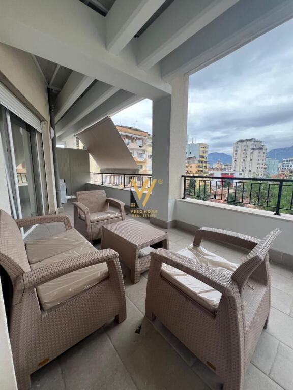 JEPET APARTAMENT 2+1+2+BLK ME QIRA TE RRUGA E DURRESIT 1.200 EURO