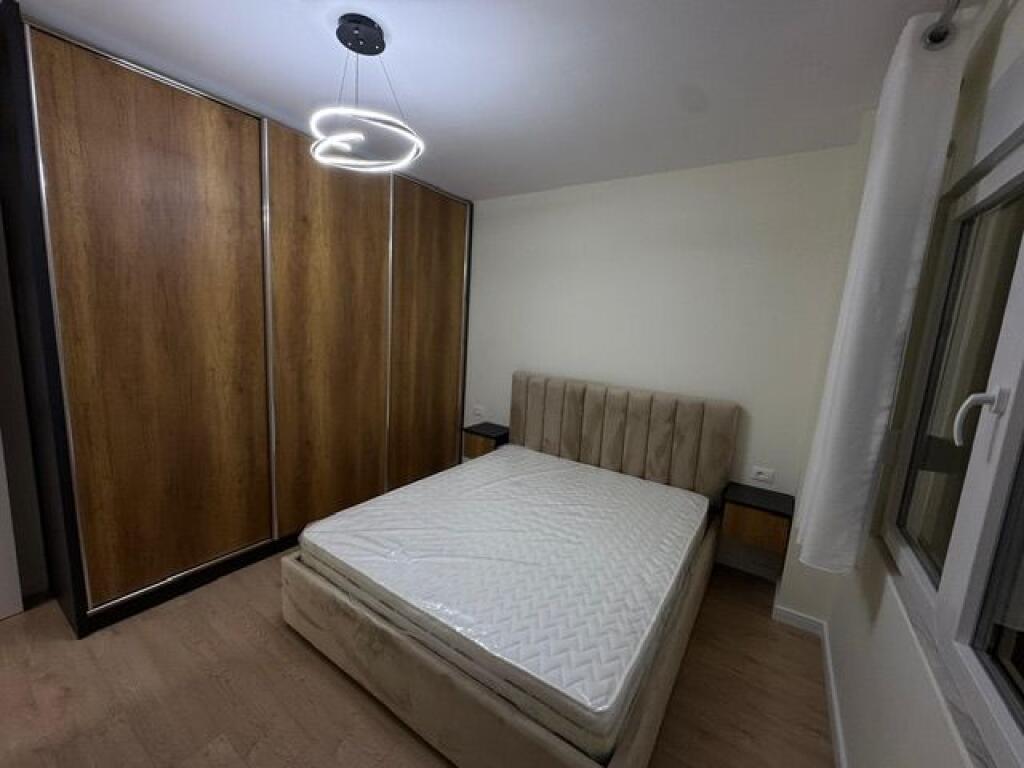 🔑QIRA | Apartament 2+1  📍 Komuna e Parisit – pranë Lulishtes