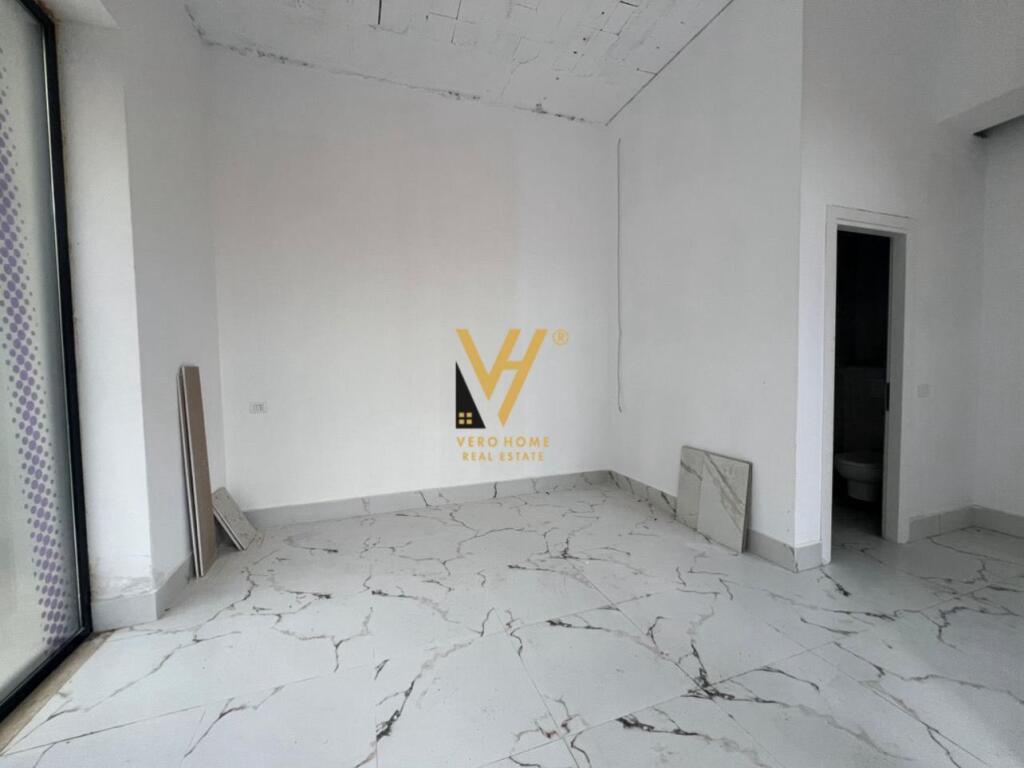 SHOP FOR RENT 27 M2 ON DURRESIT STREET 600 EURO