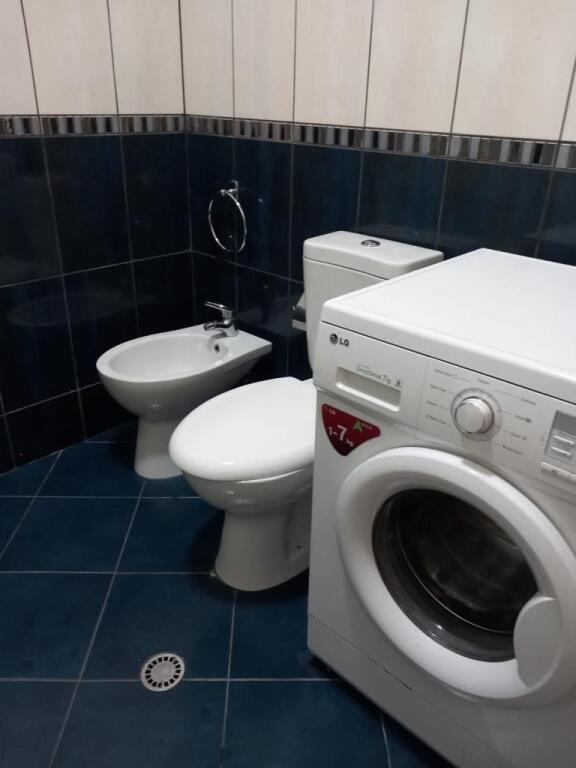 Apartament me qera 2+1 Afer Hilton Hotel