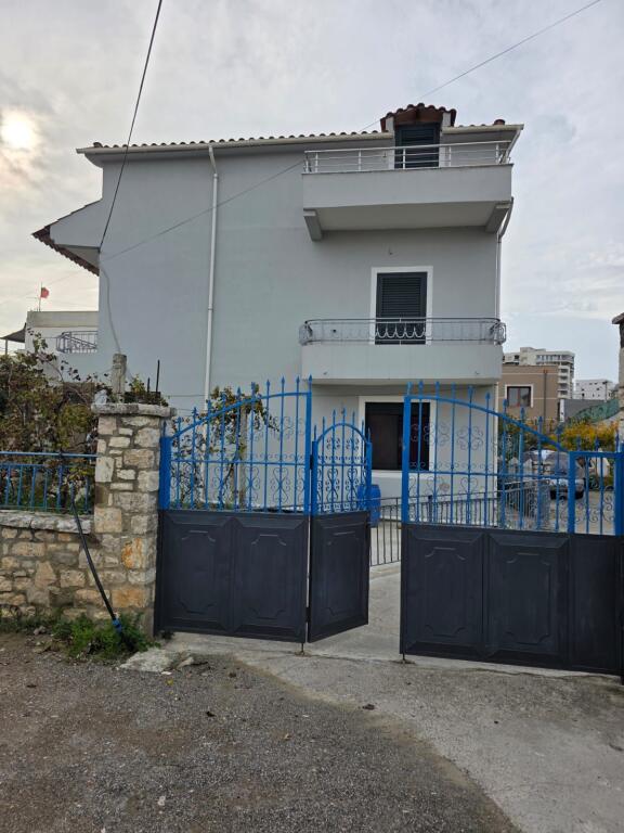 For rent third floor of a private house 3+1 in neighborhood 17