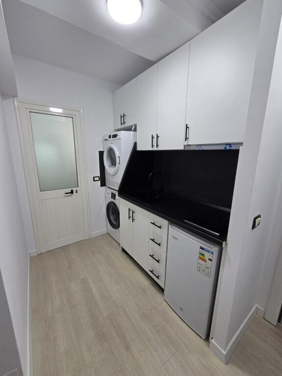 Monolocale in affitto nel centro di Tirana, vicino a Piazza Skënderbej