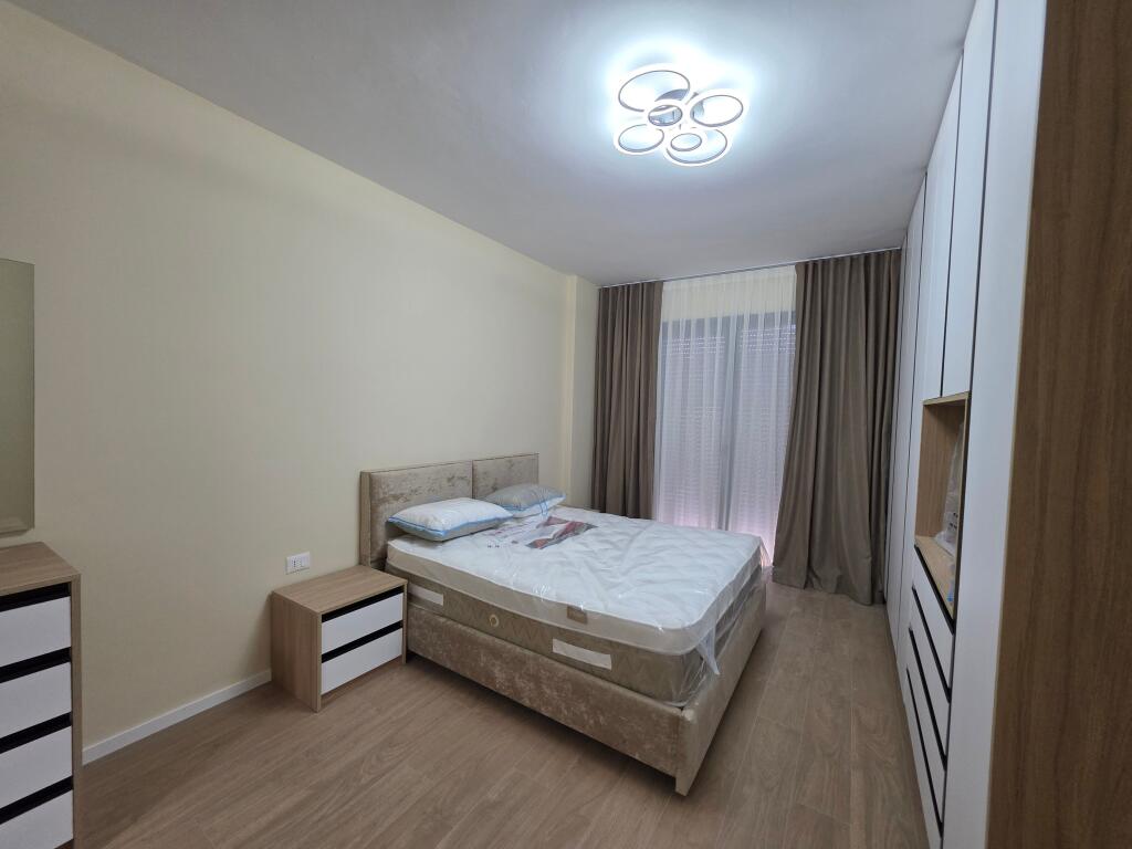 Jepet me qera apartament 2+1+2+post parkim+verande, Liqeni i Thate