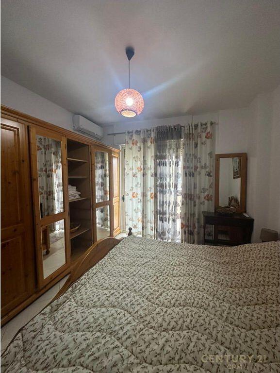 APARTAMENT 2+1+2 PRANË PAZARIT TË RI!
