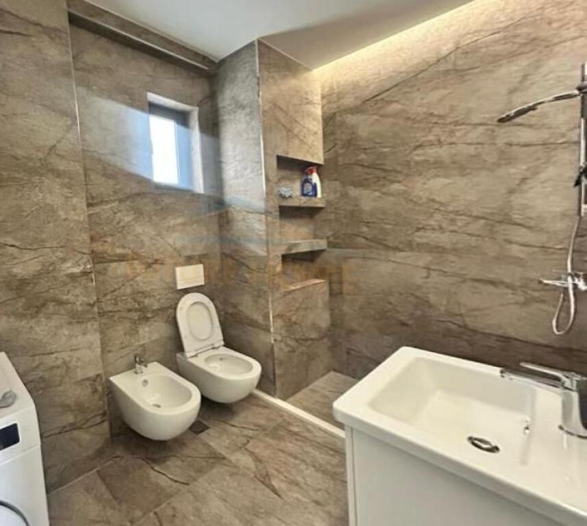 Affitto | Appartamento 2+1+2 + Posto Auto | Porcelan, Tirana