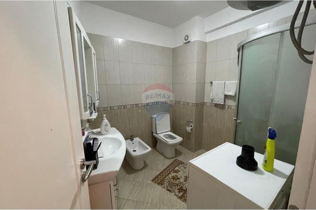 Shitet apartament 2+1, Astir