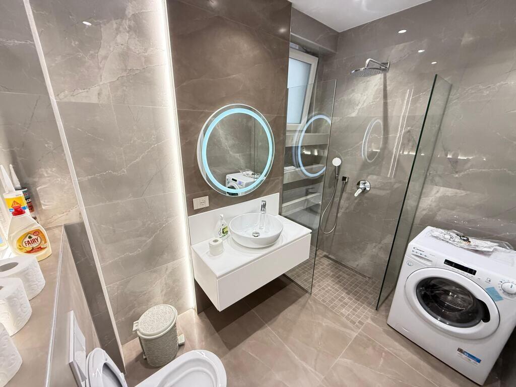 📣 QERA Super Apartament 2+1+2 tualete 📍Liqeni i thate ,Kompleksi Fz