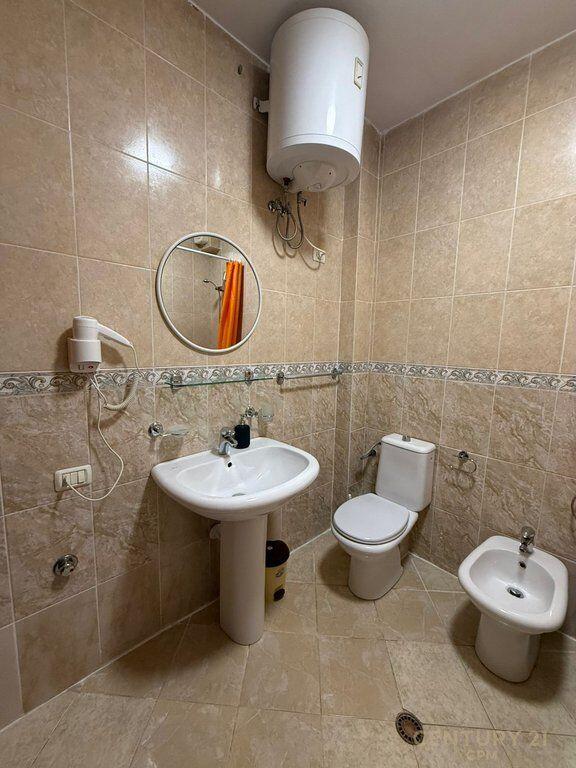 Esclusivo nel cuore di Tirana – Appartamento 2+1 in affitto di fronte a Toptani! 1.000 € /Mese Sup. Totale 120m2