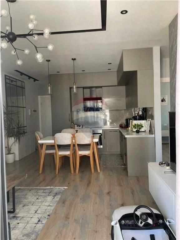 Apartament 2+1 per shitje, Fiori di Bosko,