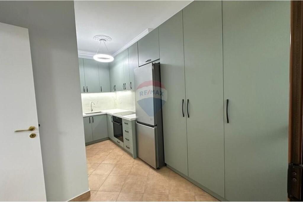 Apartament -2+1 Për Qira - Rruga e Kavajës,