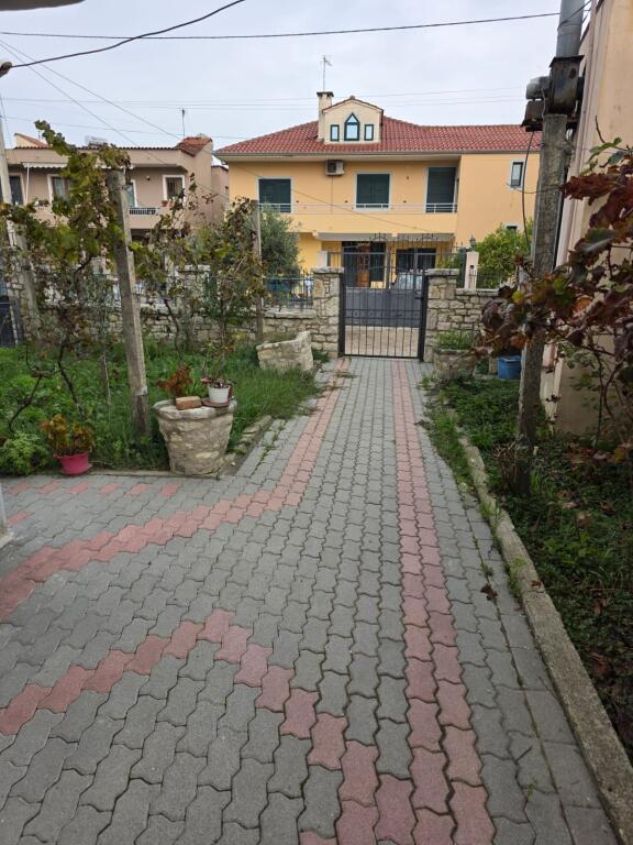 For rent third floor of a private house 3+1 in neighborhood 17
