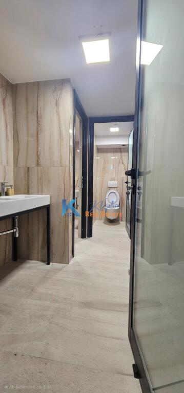 AMBIENTE COMMERCIALE IN AFFITTO – Bllok