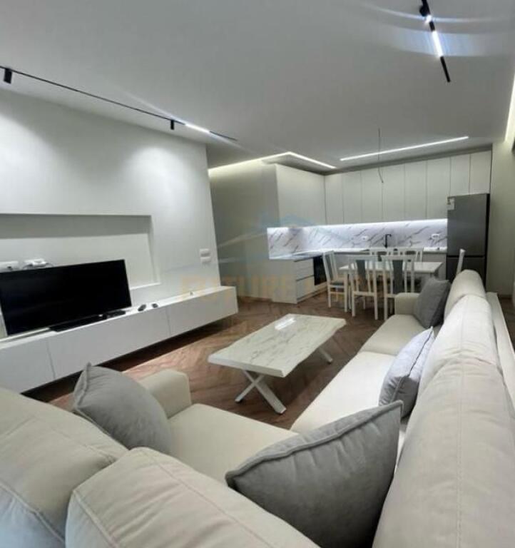 Affitto | Appartamento 2+1+2 + Posto Auto | Porcelan, Tirana
