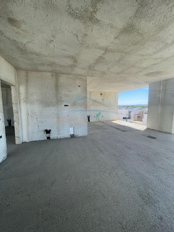 Apartment 2+1+2 for Sale in the Exclusive Resort Porto Lalzi, Hamallaj