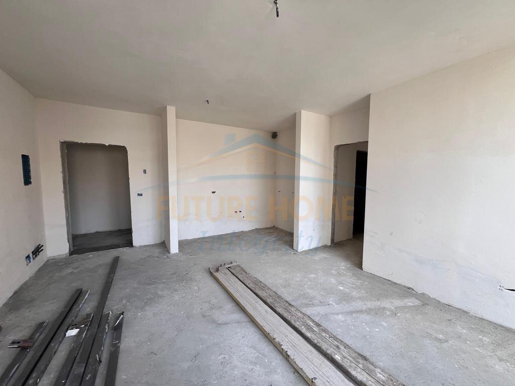 VENDESI APPARTAMENTO 2+1 VICINO AIR ALBANIA