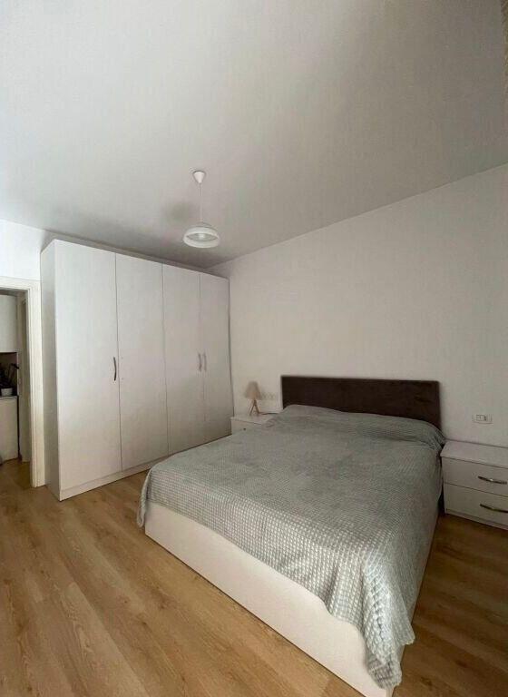 Jepet me qira apartament  1+1 ne Kompleksin Delijorgji.