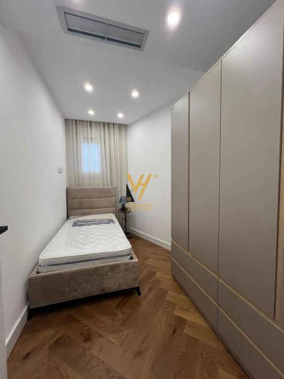 JEPET APARTAMENT 2+1+2+BLK ME QIRA TE RRUGA E DURRESIT 1.200 EURO