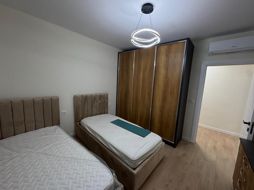 APARTAMENT 2+1 ME QERA TEK KOMUNA E PARISIT