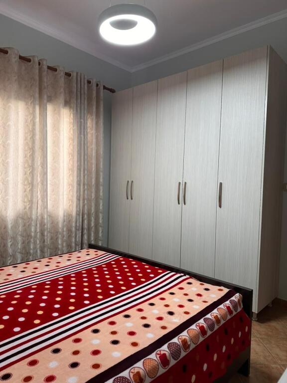 Jepet me qera hyrje 1+1 prane Siri Kodres 400 €