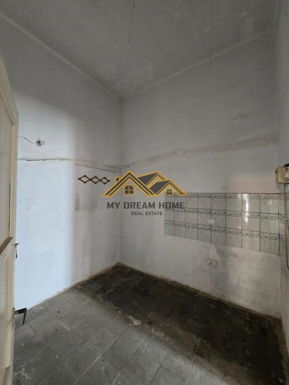 VENDESI APPARTAMENTO 3+1 PRESSO EFTALI KOCI DURRES!
