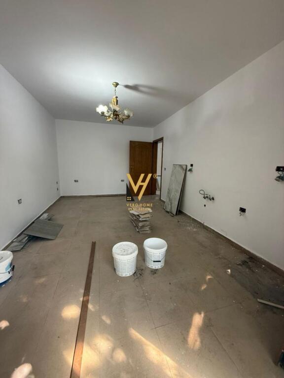 LOCALE COMMERCIALE DI 70 M2 IN AFFITTO IN VASIL SHANTO 50.000 LEKE
