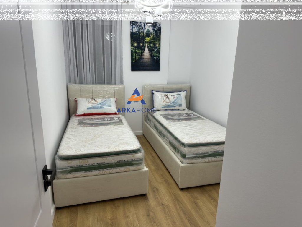 VENDESI APPARTAMENTO 2+1+2+BALCONE VICINO AL BAR ARTISTA 157.000