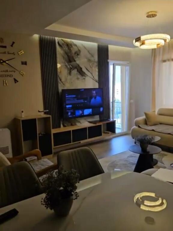 Appartamento 2+1 in affitto in Via Dritan Hoxha!