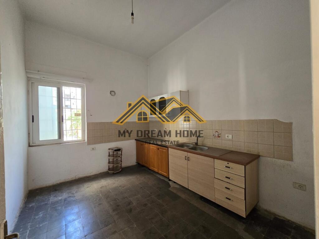VENDESI APPARTAMENTO 3+1 PRESSO EFTALI KOCI DURRES!

