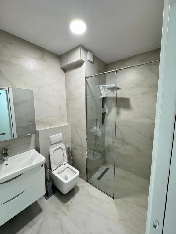 APARTAMENT 2+1 ME QERA TEK KOMUNA E PARISIT