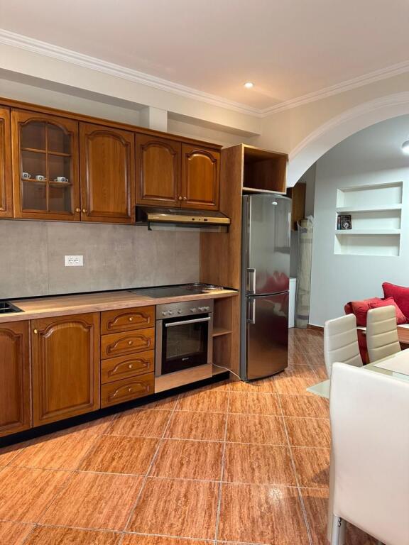 Jepet me qera hyrje 1+1 prane Siri Kodres 400 €