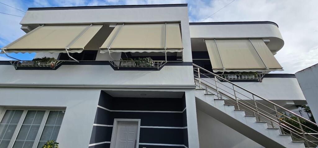 🏡 VENDESI PRIVATA SU DUE PIANI IN VENDITA – CENTRO SHIJAK✔