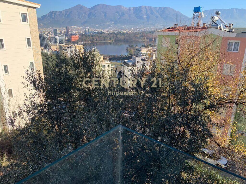 We offer a Duplex for sale near the Botanical Zoological Garden! 250,000 €
