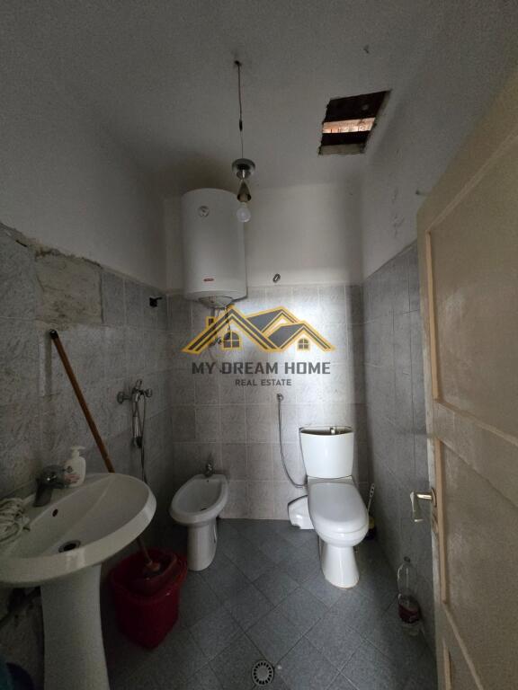 SHITET SHTEPI PRIVATE TEK GJYKATA ,DURRES !