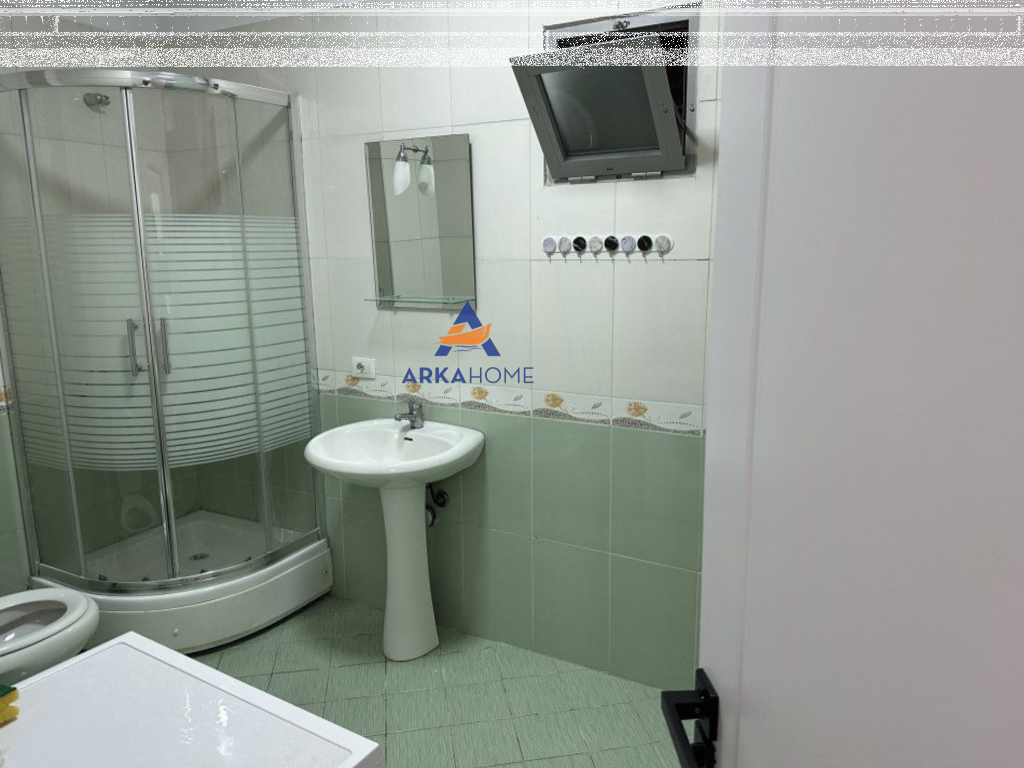 VENDESI APPARTAMENTO 2+1+2+BALCONE VICINO AL BAR ARTISTA 157.000