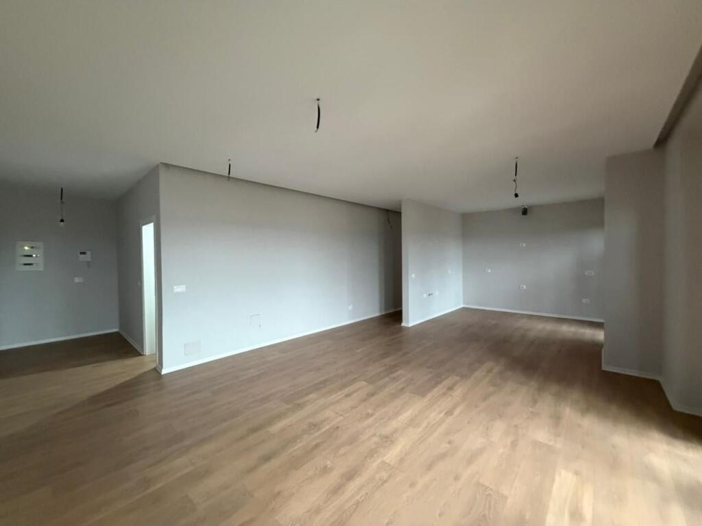 Uffici in affitto presso Garden Building Residence in via Kavaja.